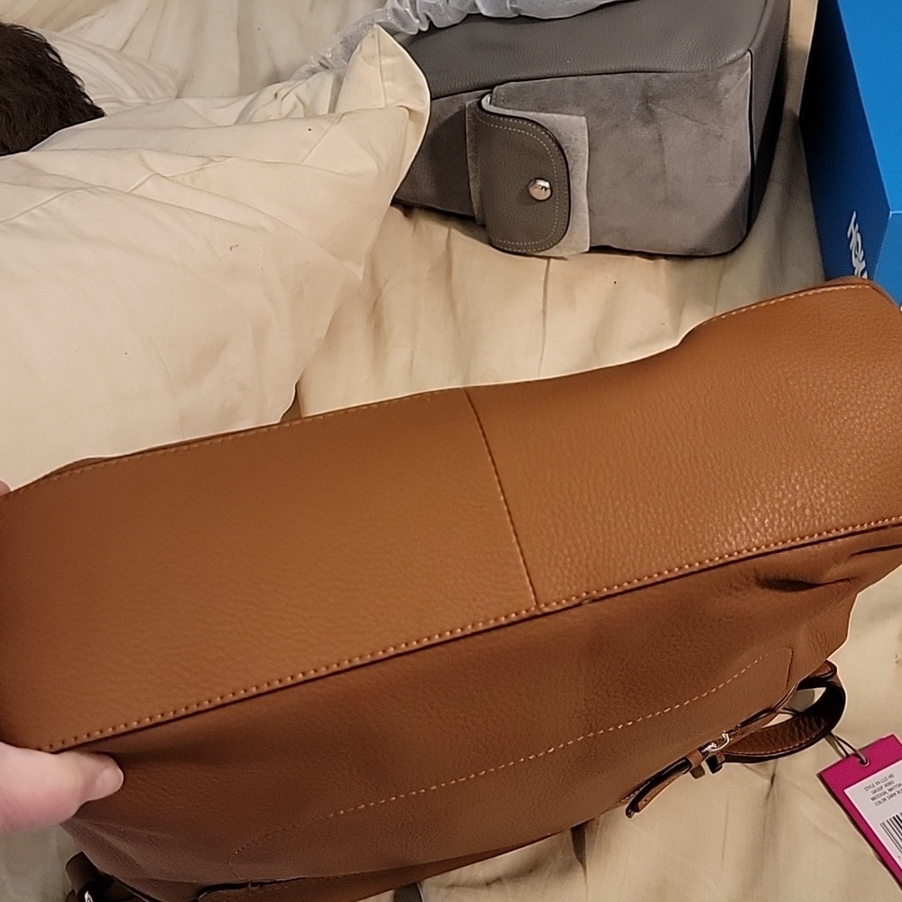 NWT leather Vince Camuto handbag 12 in (L) 11 in (H) 3 in (W) Carmel tan (color) - Picture 4 of 5